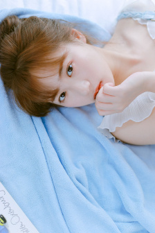 40多岁的女人成熟之美白衬衫